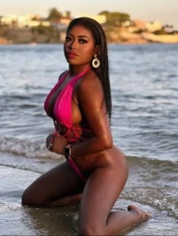 Agatha Bianchi — 6 / 9