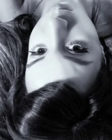 Valentina Santorini — 2 / 9