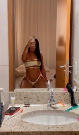 Laís Paixão — 3 / 4