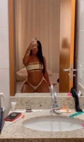 Laís Paixão — 3 / 4