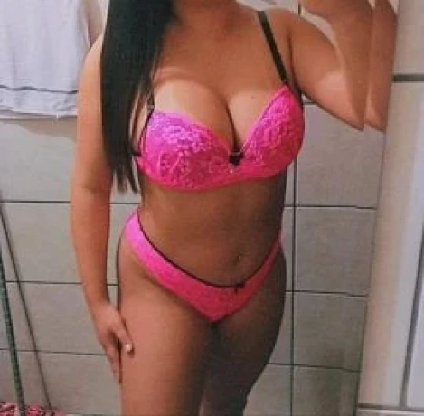 Camila Bueno — 2 / 5