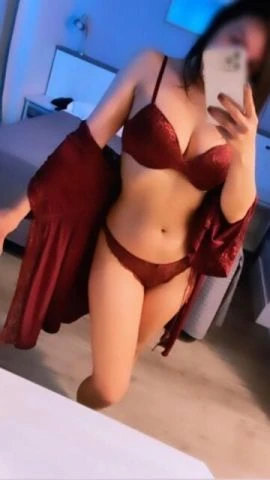 Fernanda Versiani — 3 / 4