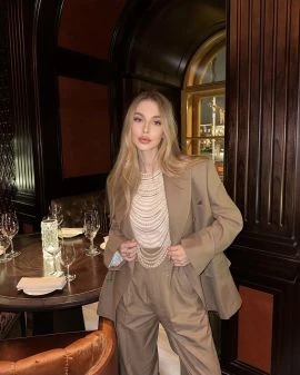 faye — 4 / 9