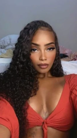 Luna Farias — 3 / 5