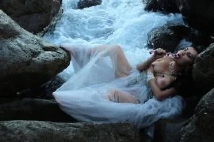 Dominangela — 7 / 9