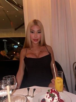 Bella, Escort, Paris