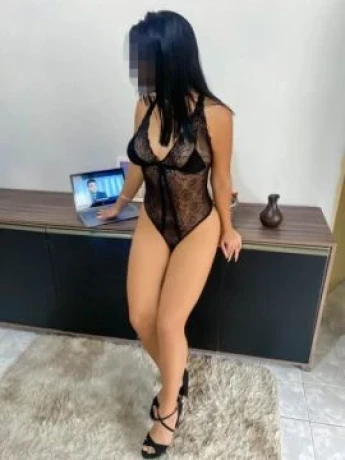 Isís Scott — 2 / 5