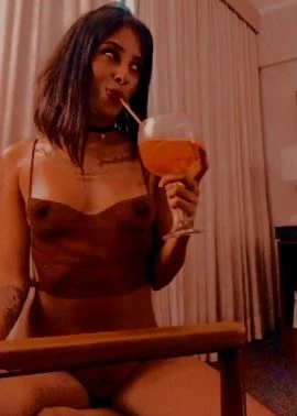 Cleo — 8 / 9