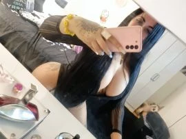 Karina — 3 / 8