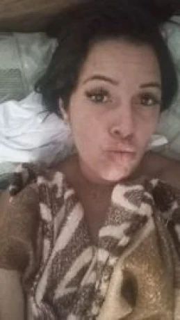 Larissa Mello — 2 / 5