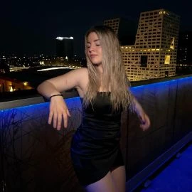 Michelle — 2 / 8