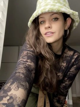 Lynda — 4 / 5
