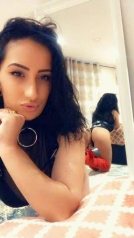 Leyla latín girl — 2 / 5