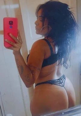 Bruna Castro — 3 / 8