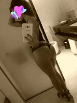 Charlotte Ferrari — 8 / 9