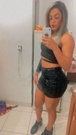 Lara Guareschi — 2 / 4