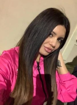 Khloe — 2 / 4