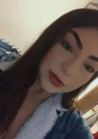 Rebecca Monteiro — 2 / 5