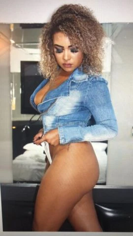 Marcela Muniz — 6 / 9