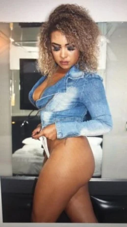 Marcela Muniz — 6 / 9