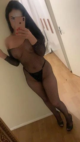 Juliana Castro — 6 / 9