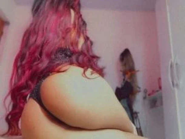 Juliana Martinez — 4 / 5