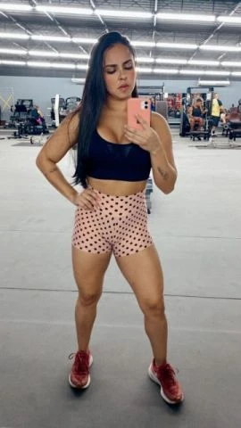 Raquel Moreira — 2 / 8