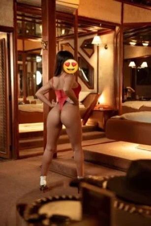 Camila Freitas — 2 / 9