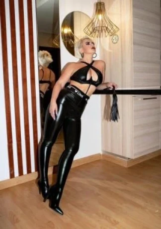 Anna Mistress — 3 / 9