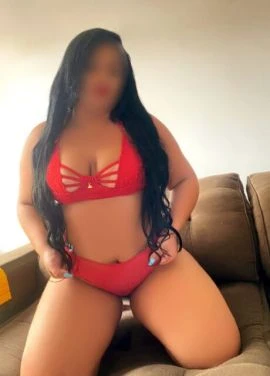 Nicoly Prado — 7 / 8