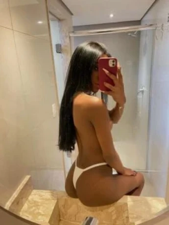 Lays Davilly — 3 / 8