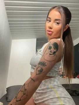 Naomi — 4 / 9