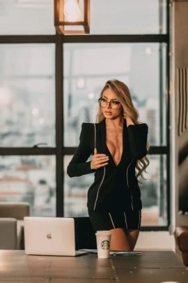 Ana Luiza — 4 / 5