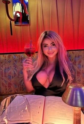 Alena Diamond — 5 / 9