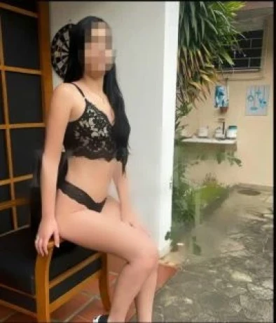 Bruna Oliveira — 1 / 5