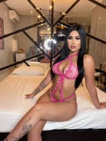 Larissa Gonzales — 4 / 5