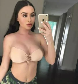 Annika — 4 / 8