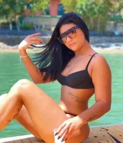 Nicole Andrade — 3 / 5