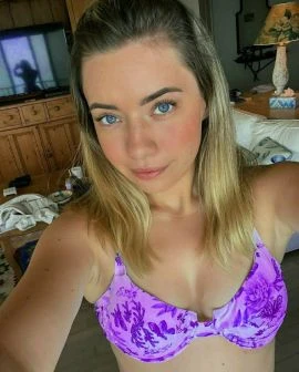 Eve Lyna — 3 / 6