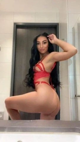 Vanessa — 3 / 6