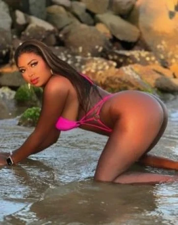 Agatha Bianchi — 7 / 9