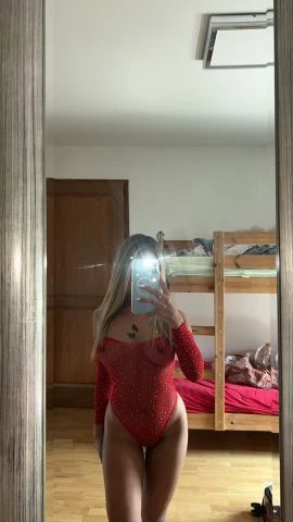 Emylie — 2 / 5