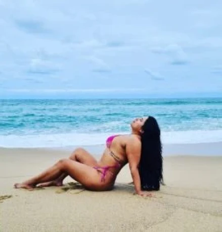 Jaqueline Santos — 2 / 5