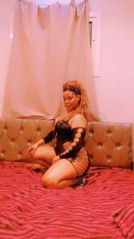 Shakira — 8 / 9