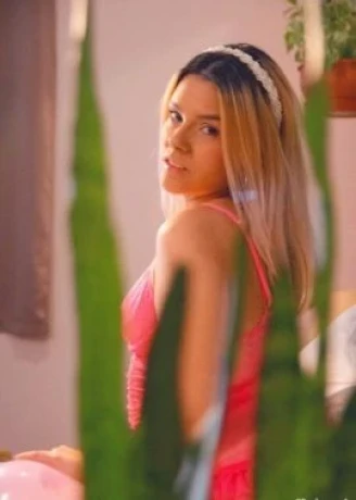 Stefanny Ferrari — 5 / 6