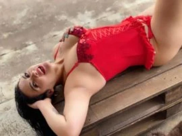 Byanca Castro — 4 / 5