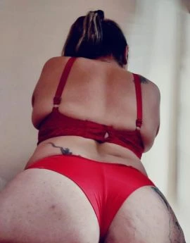 Thays Lins — 4 / 5