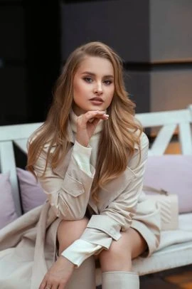 Jana — 6 / 9