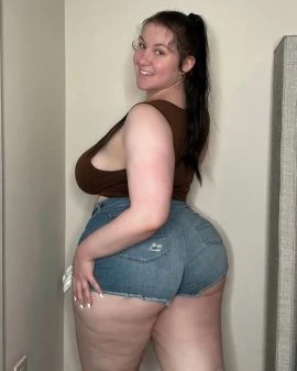 Lauren — 3 / 9