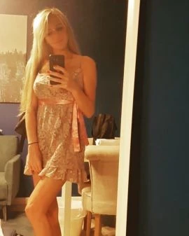 Elena — 2 / 7